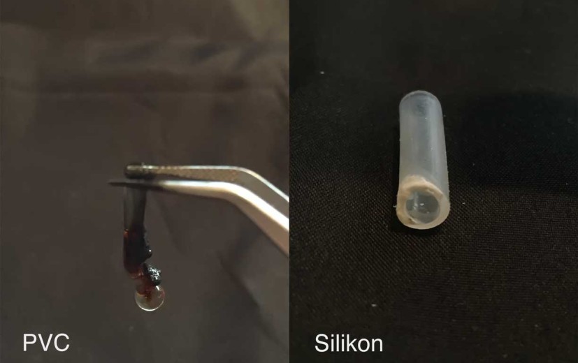 Links: falscher Silikonschlauch (PVC) von E-Bay, rechts: richtiger Silikonschlauch
